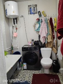 buxoro shaxar eski ayraport oldida 2 etajlik domning 1 etaji sotiladi