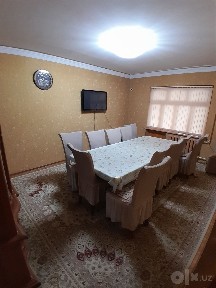 4 xonali 4-qavatda joylashgan yevroremont uy mebel texnikasi bilan