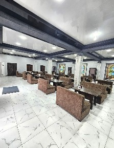 Продаётся действующее кафе в центре Кибрая.