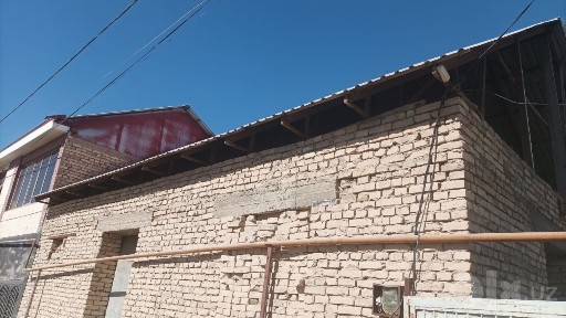 Продается дача в городе Навои. Общество Хосил буш. 6 соток земли