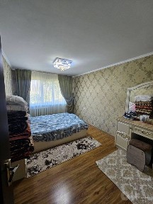 Университет томонда 2 хонали квартира тезда сотилади