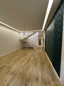 Уч қаҳрамон, Гулистон МФЙ 2,5-сотих 6-хона