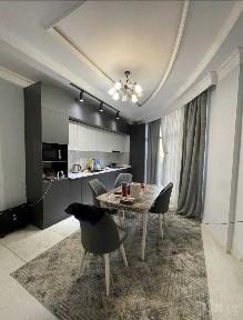 *Ниже рынка Solaris 3ком квартира в центре. Школа 319 и 26,япона мама