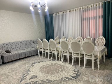 3 xonali kvartira sotiladi