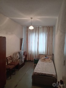 Чиланзар 19 2 комн 4этаж /4 балкон 1.5 ×3
