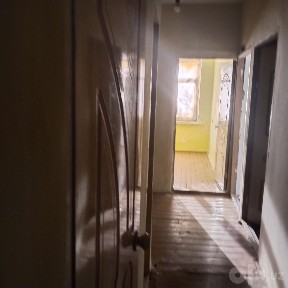 Уч хонали дом ижарага берилади