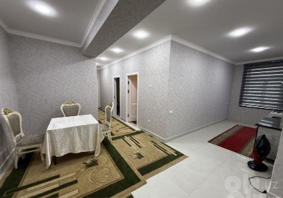 Яккасарайский район, рядом с метро Ойбек.