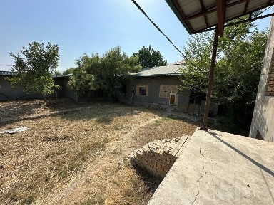 Продается СВОЙ дом 24 соток на Мирзо Улугбекском районе.