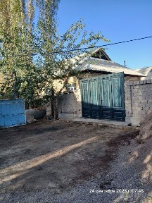 Uy 9 soʻtik samarchugʻda uy orqasida katta agaroti bor