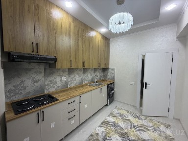 Sharq Bozorcha 7 Maktab Oldida 3 Xonalik 3 Etaj Uy Srochni Sotiladi