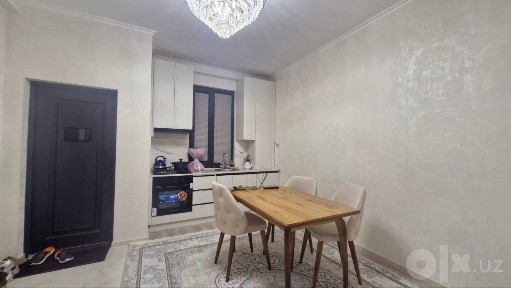 Продаётся 3 комнатная 2х уровнивая квартира