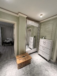 Продаеться 4 комнатная квартира 90 квадратов 1 этаж 5 этажного дома