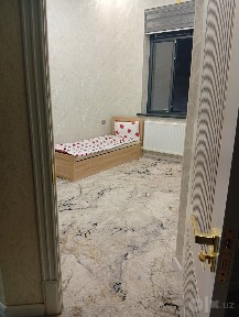 Hovli sotiladi. Koʻksaroy,eski 16yillik mahalladayangi toshmi