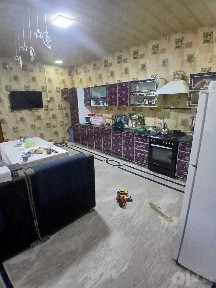 Ховли уй сотилади 6сотих 8хона