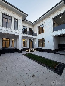 Дом продается рядом с Мегапланет