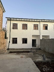 Когон шахри марказида Сайилгох кучасида 2 та 3,5 сотихли ховли сотилад