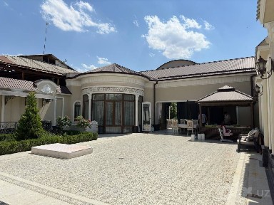 ПРОДАЁТСЯ ШИКАРНЫЙ ДОМ на 5-сотках с 8-комнатами в Центре Луначарского