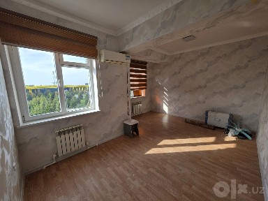 Истиклол стадион якинида квартира сотилади