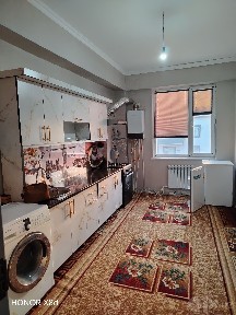 Kvartira ijaraga beriladi. 7-mkr 2 xonali 7-etaj liftli dom.