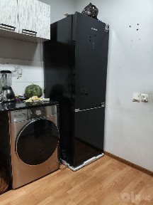 Kvartira ijaraga beriladi qizlarga metroga yaqin bekat oldida