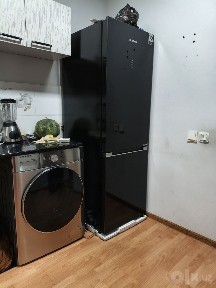 Kvartira ijaraga beriladi qizlarga metroga yaqin bekat oldida