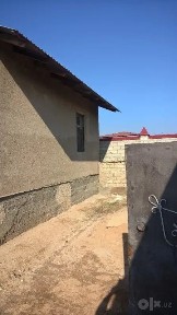 Srochna hovli sotiladi