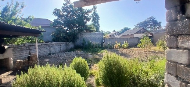 Hovlidan 3 sotix sotiladi