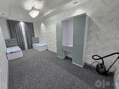 Сдается своя 3 комнатная квартира (цокольный этаж) в районе Азизбазара