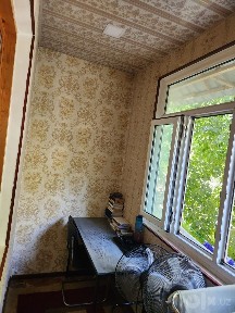 Farxadskida kvartira, rasmdagi xonaga 2 ta qiz olinadi