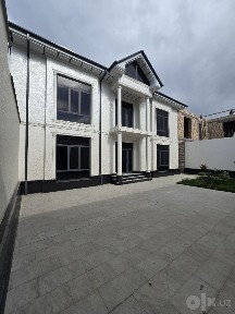 Киргилида катеж сотилади 3 сутих 8 хона 3та санузел уй пишган ґишта ку