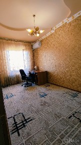 Srochna uy sotiladi qoyliq massivda 4 xona