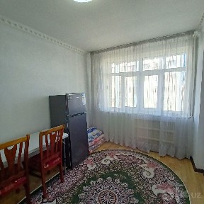 Аренда. Бывшее общежитие. 1 комнатная. Ориентир базар Кадышева