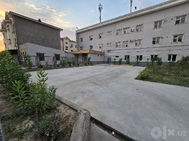 Бекабод шахар марказидан Новостройка арендага клиника учун жой цент
