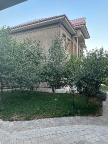 Центр Луначарский 12,4 соток в хорошим состояние