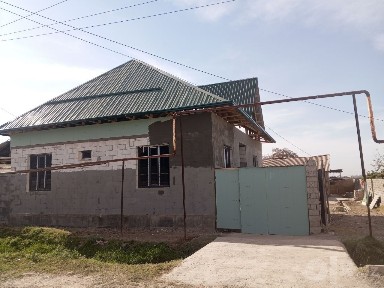 Uy sotiladi Yangixayot Jaloyir maxalla