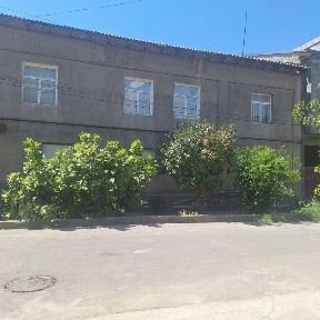 hovli sotiladi 8 sotih 20x40 sergeli mowina bozori oldida