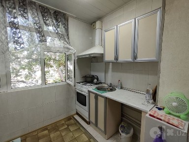 Продаётся 3х комнатная. Феруза, Гинекология, 221 школа, 70м2,Ипотека есть.