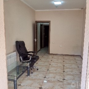 Сдаётся офис на 1 линия в дол дороги есть парковка