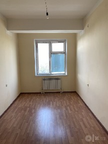 Продаётся квартира стадион истиклол 2 комнатная на 3 этаже новостройка