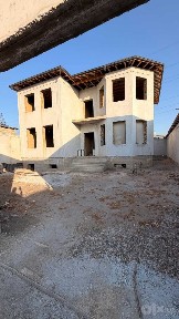 Самарқанд шаҳридан узоқ бўлмаган ҳудудда уй сотилади!