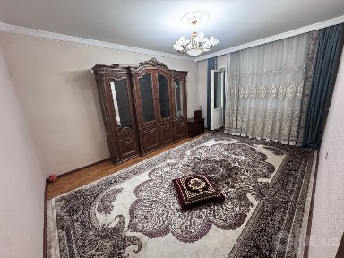 Chorsu Qoratoshda 5xonali xonadon ijaraga beriladi.