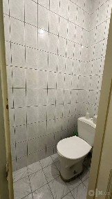 Beruniy metro Milliyni oldida qizlarga kv.