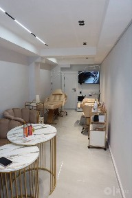 Алайский продается нежилое 21 м2 арендатор платит 650, срочно