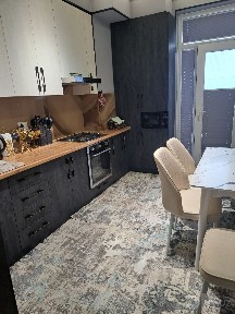 Chirchiq shahri, Karvon bozor yonida kvartira sotiladi