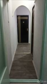 8mikrorayonda 1 xonali Uy sotiladi. Maklersiz.