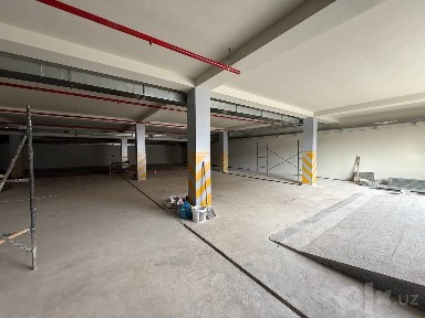 Сдается нежилое здание, ориентир: Гидрометцентр, 3800м²