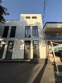 Коммерческое помещение цокольный этаж