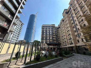 4-комнатная новостройка 125м2 ЖК City Life на ул. Бабура