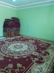 Uy ijaraga beriladi Tosh uydan 900metir kiriladi.