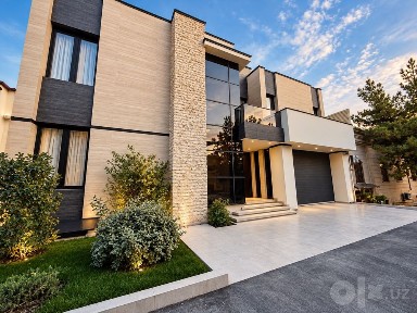 Новый дом 650м2 на 5 сотках в стиле HITECH